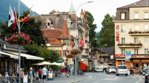 Interlaken temperatur, klima og vejr året rundt