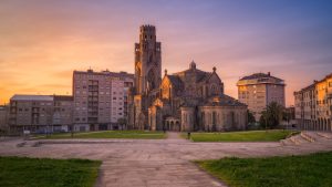Ourense temperatur, klima og vejr året rundt