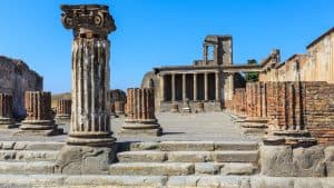 Pompei temperatur, klima og vejr året rundt