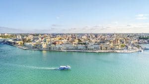 Brindisi temperatur, klima og vejr året rundt