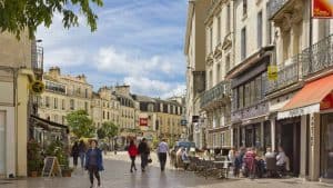 Poitiers temperatur, klima og vejr året rundt