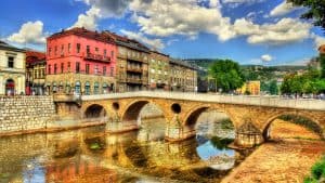 Sarajevo temperatur, klima og vejr året rundt