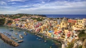 Procida temperatur, klima og vejr året rundt