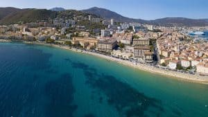Ajaccio temperatur, klima og vejr året rundt