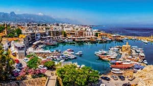 Kyrenia temperatur, klima og vejr året rundt