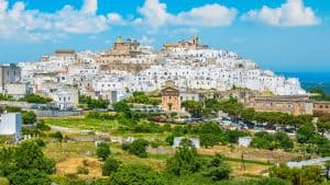 Ostuni temperatur, klima og vejr året rundt