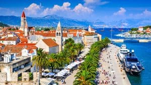 Trogir temperatur, klima og vejr året rundt