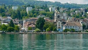Évian-les-Bains temperatur, klima og vejr året rundt