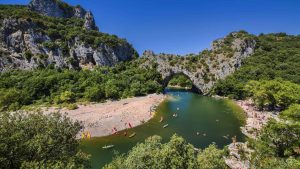 Ardèche temperatur, klima og vejr året rundt