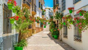 Estepona temperatur, klima og vejr året rundt